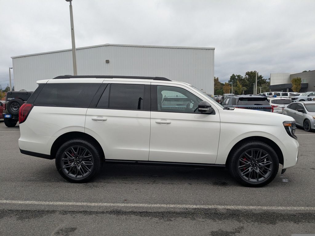 2025 Ford Expedition Platinum photo 3