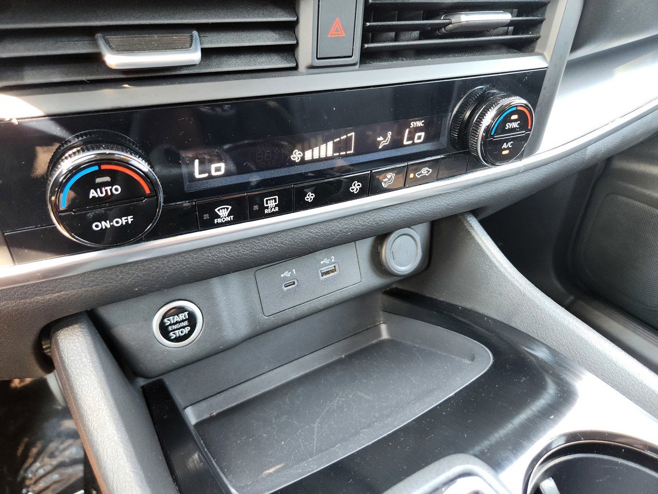 2023 Nissan Rogue SV photo 10