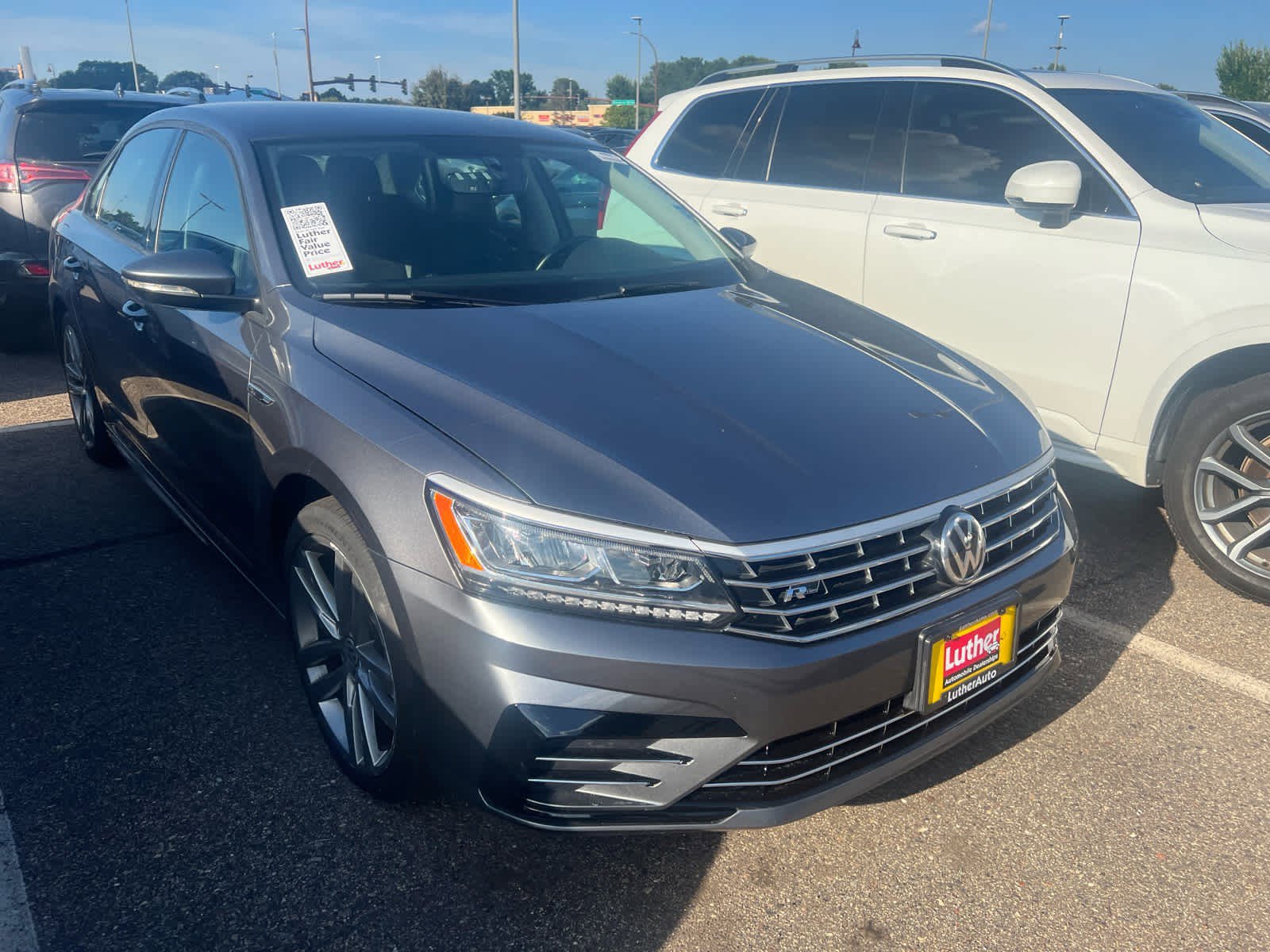 Used 2018 Volkswagen Passat R-Line with VIN 1VWAA7A31JC014960 for sale in Brooklyn Center, Minnesota