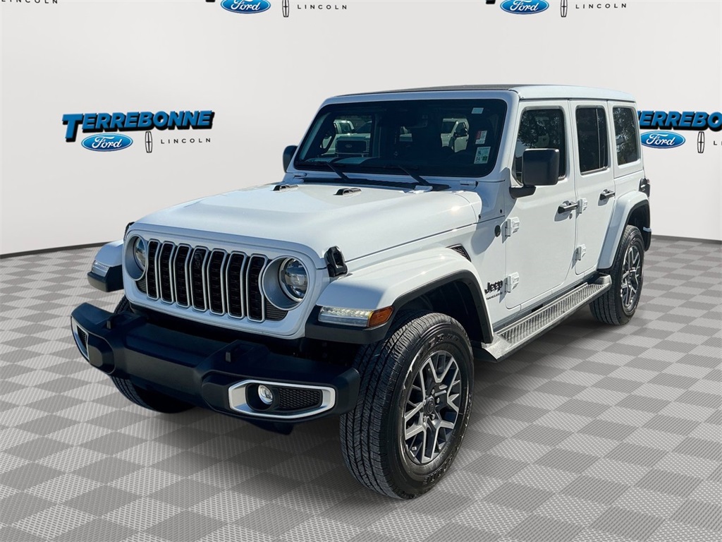 2025 Jeep Wrangler 4-Door Sahara's photo