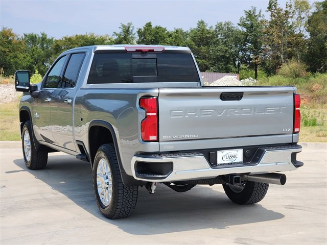 2025 Chevrolet Silverado 2500HD LTZ photo 5