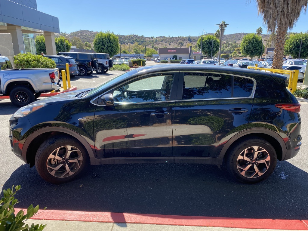 Used 2022 Black Kia LX image 4