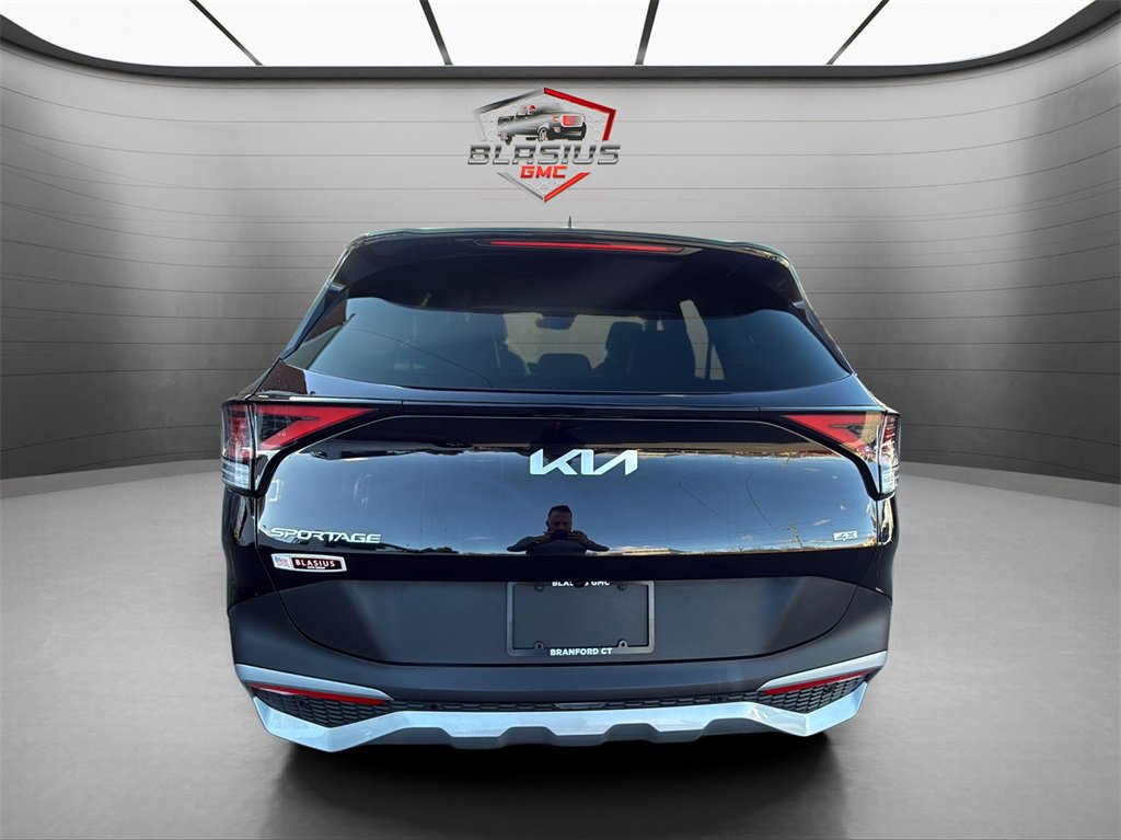 2023 Kia Sportage EX photo 3