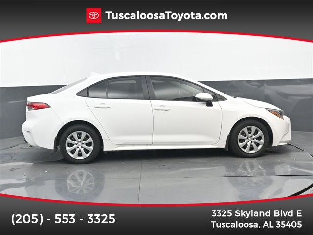 2025 Toyota Corolla LE's photo