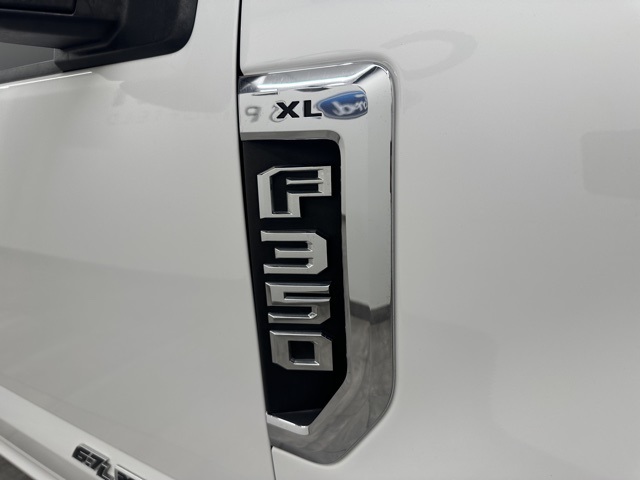 2019 Ford F-350 XL photo 4