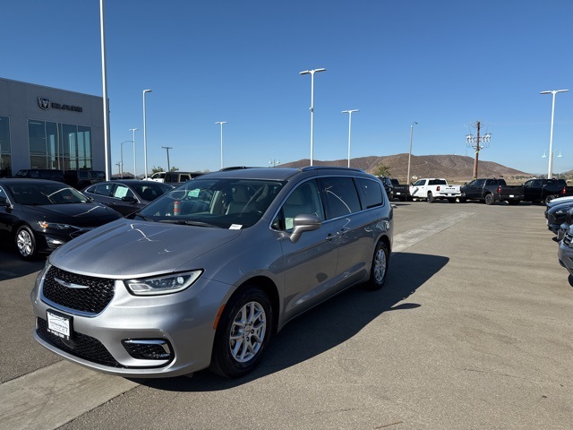 2021 Chrysler Pacifica Touring L photo 3