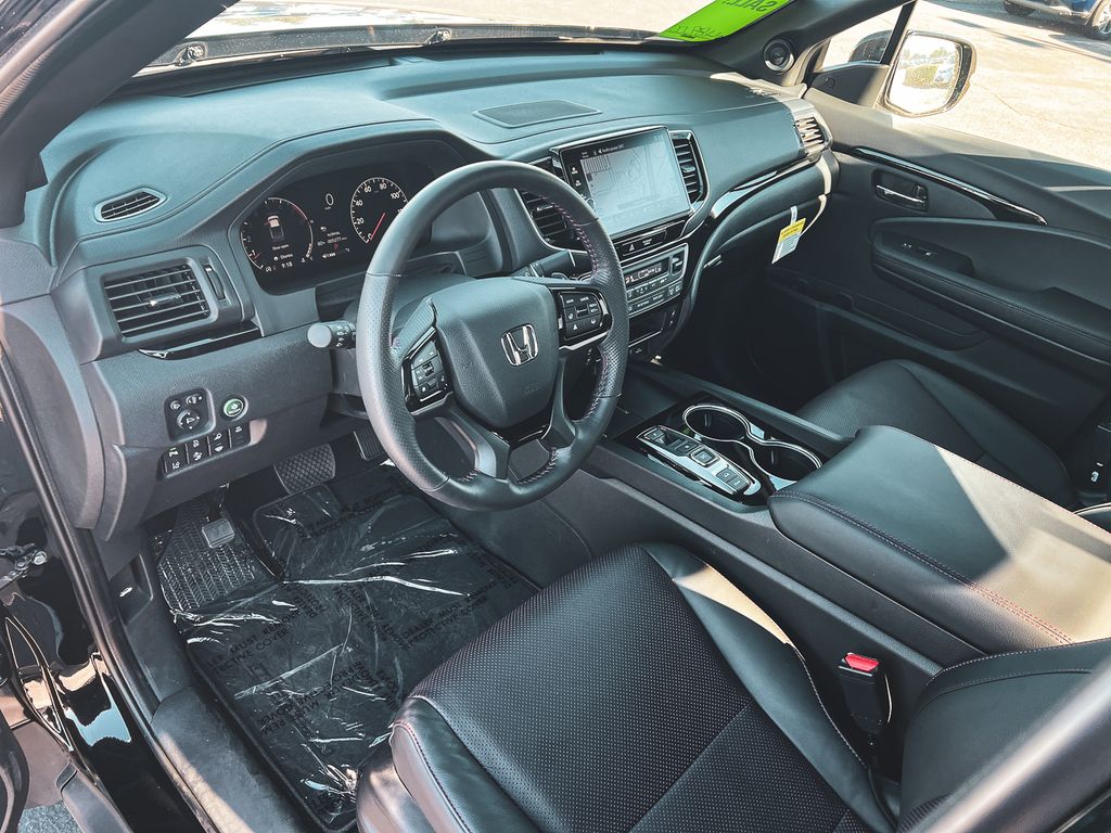2025 Honda Ridgeline Black Edition photo 26