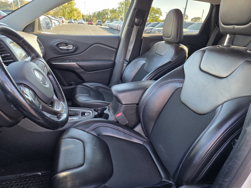 2020 Jeep Cherokee Latitude photo 3