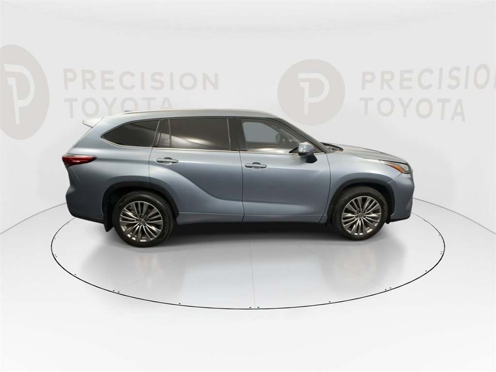 2021 Toyota Highlander Platinum photo 22