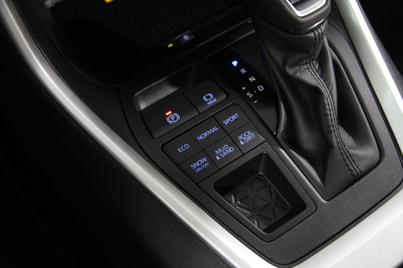 2022 Toyota RAV4 XLE Premium photo 14