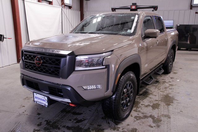 2022 Nissan Frontier PRO-4X's photo