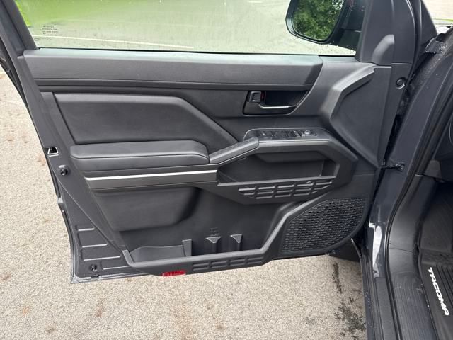2025 Toyota Tacoma SR5 4x4 Double Cab photo 10
