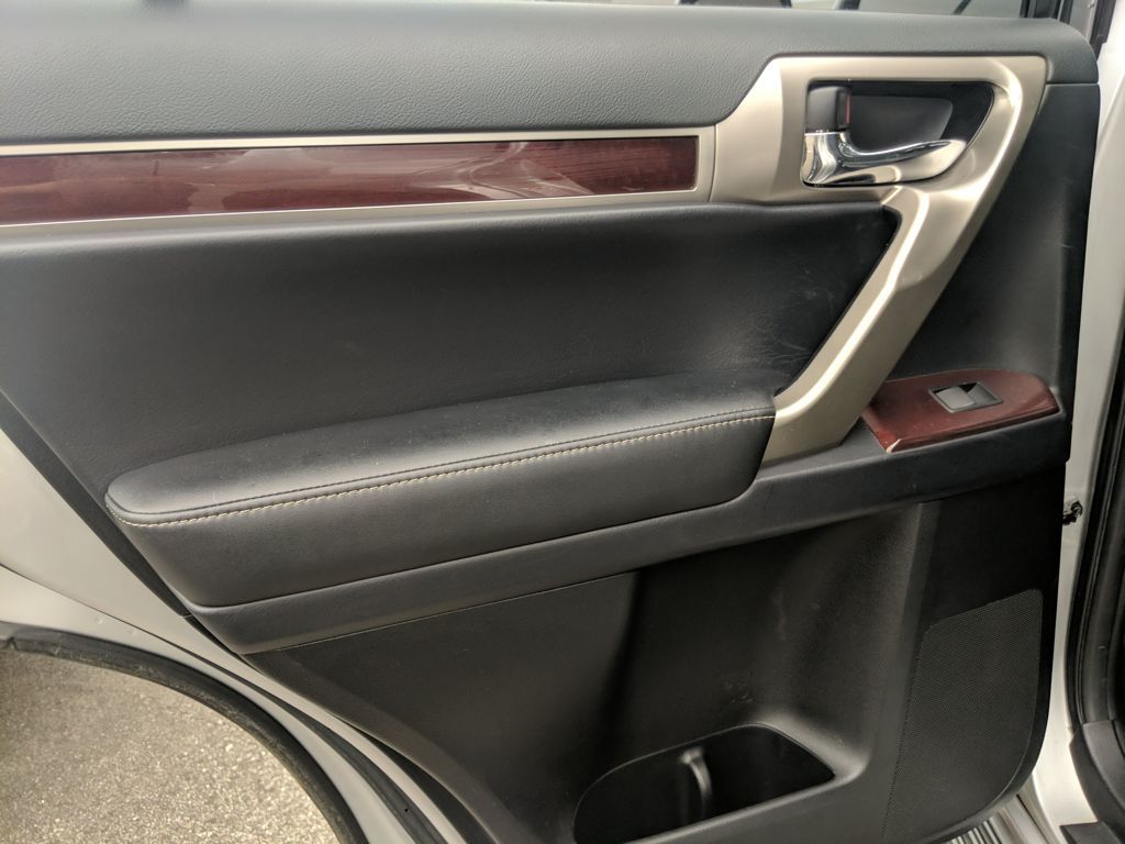 2019 Lexus GX 460 photo 32