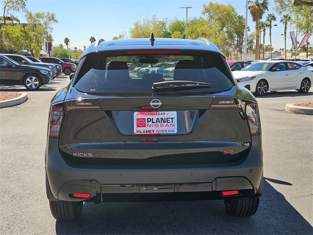 2025 Nissan Kicks SR photo 7