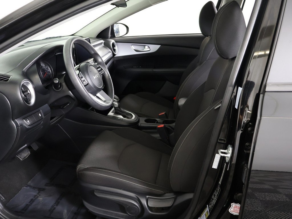 2024 Kia Forte LXS photo 25
