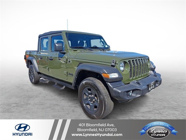 2022 Jeep Gladiator Sport's photo