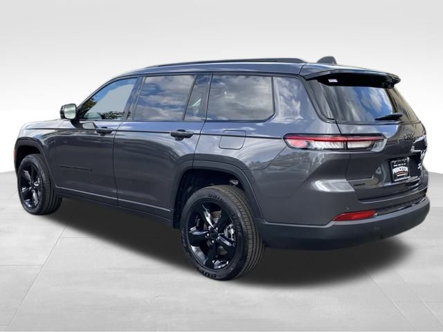 2025 Jeep Grand Cherokee Altitude X photo 2
