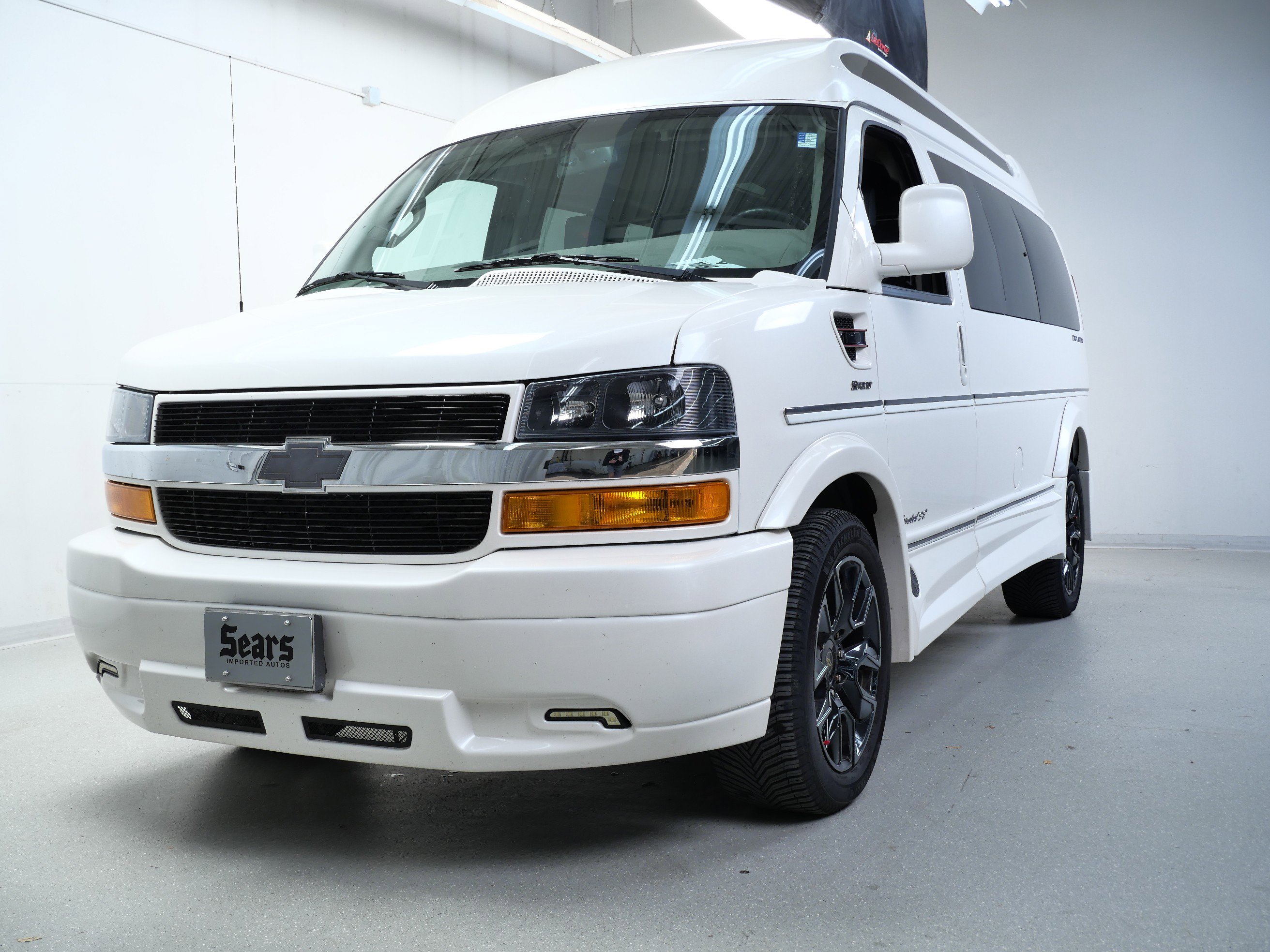 2023 Chevrolet Express Cargo Van photo 7
