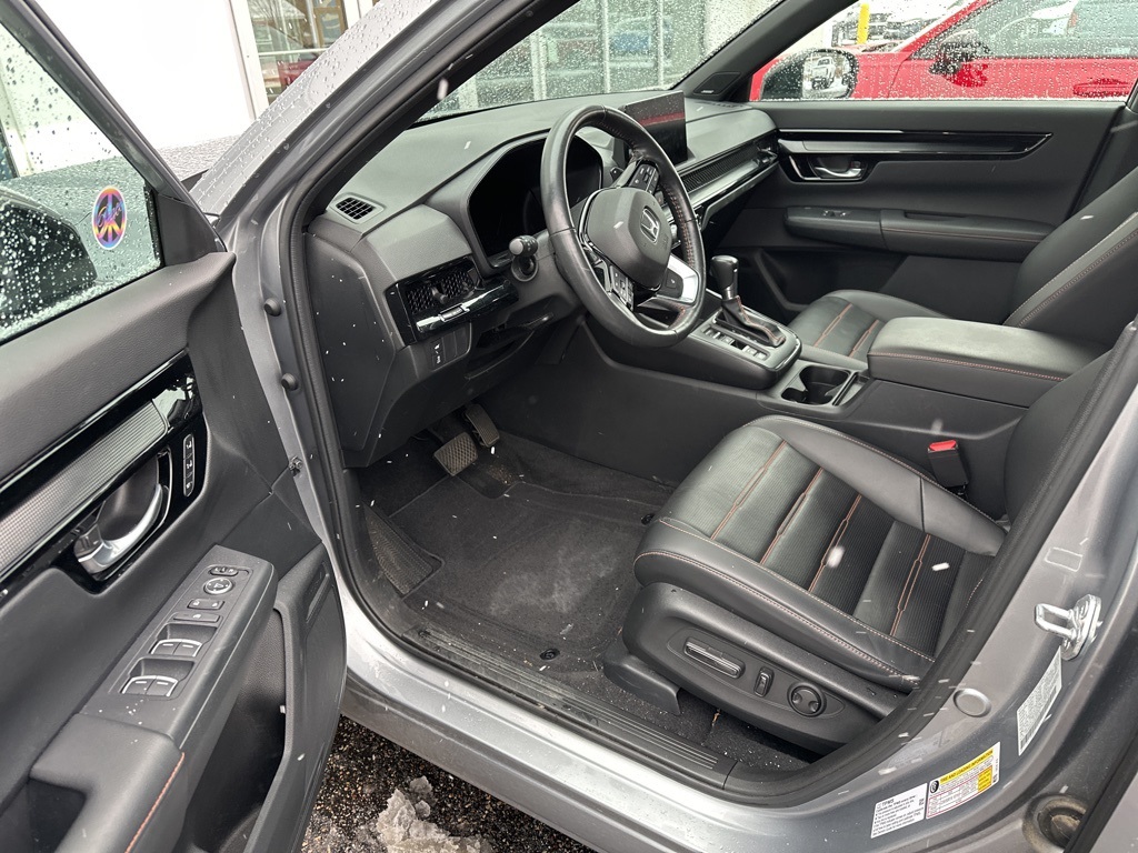 2023 Honda CR-V Hybrid Sport Touring photo 3
