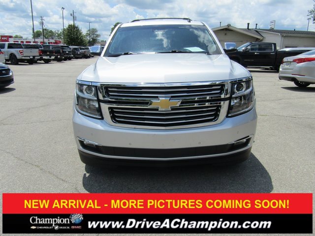 2015 Chevrolet Suburban LTZ photo 2
