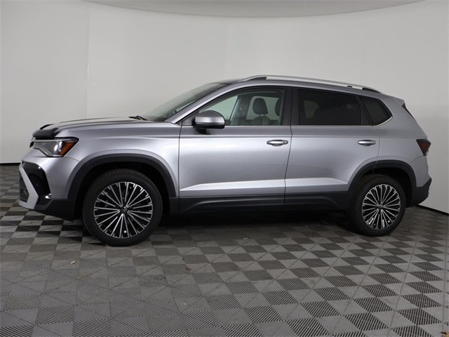 New 2025 Silver Volkswagen 1.5T SE image 2