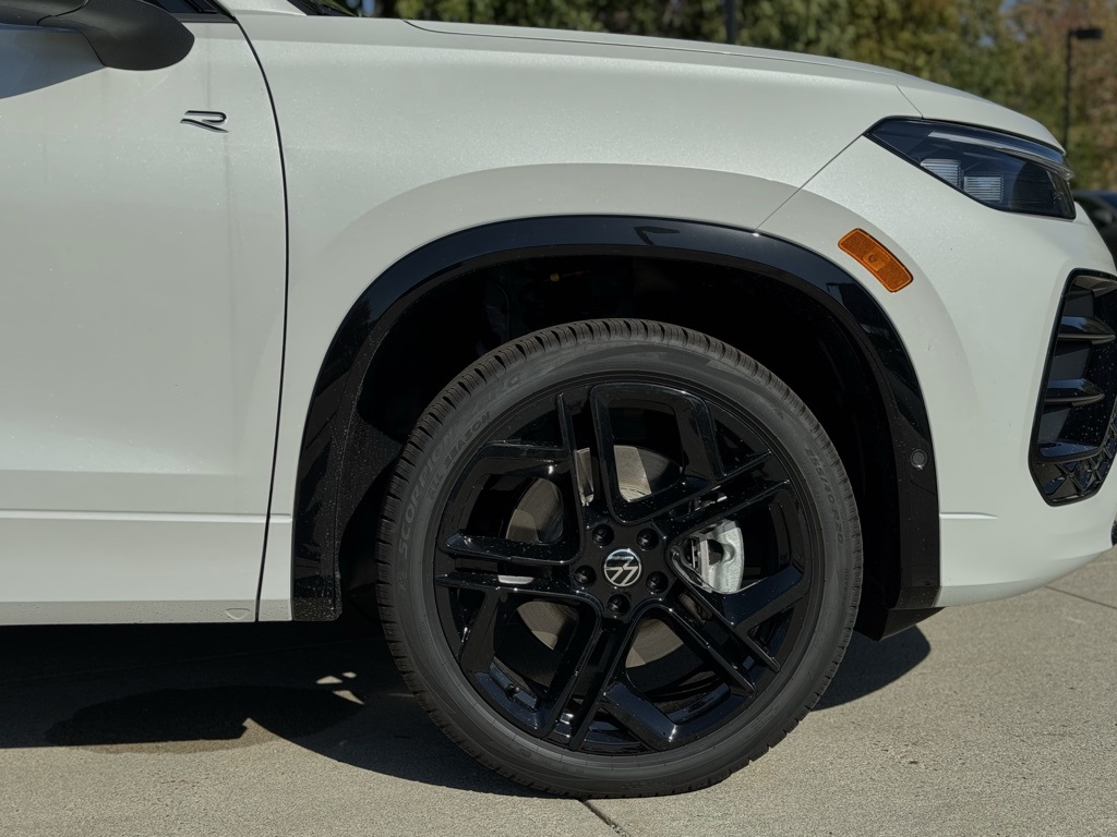 2025 Volkswagen Tiguan SE R-Line Black photo 2