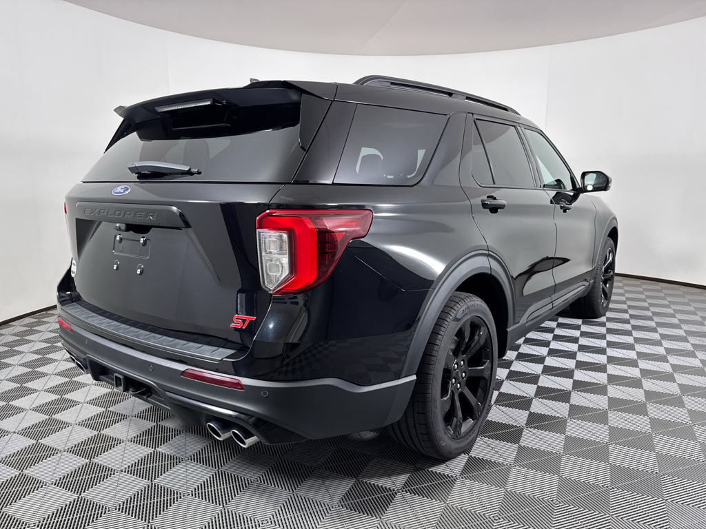 2023 Ford Explorer ST photo 13
