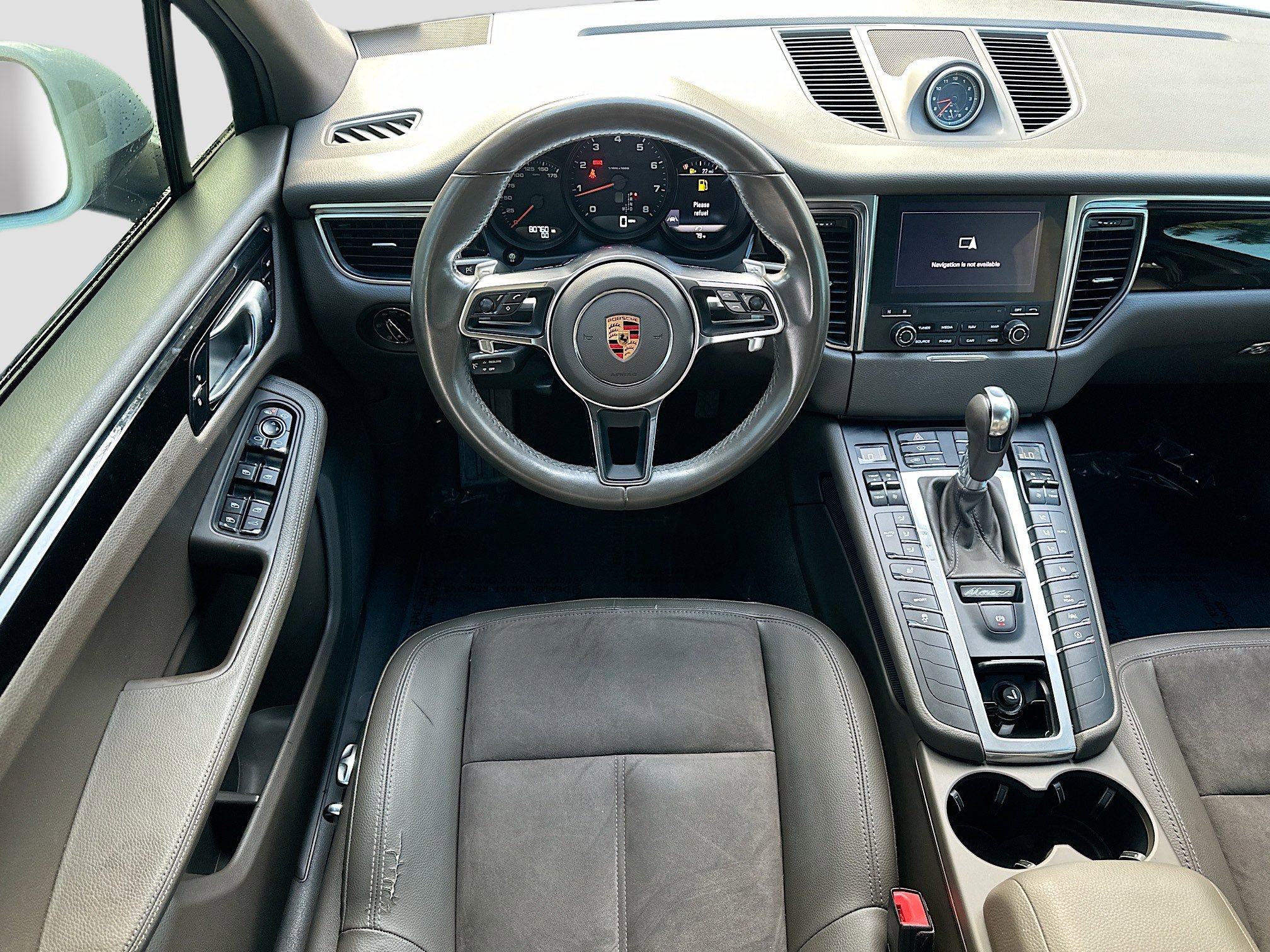2018 Porsche Macan photo 21
