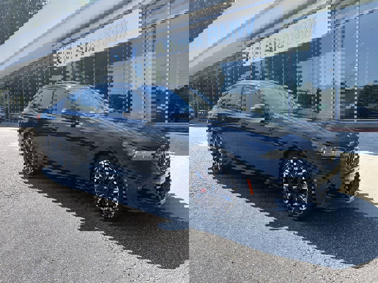 2026 Bmw 550e xDrive photo 2