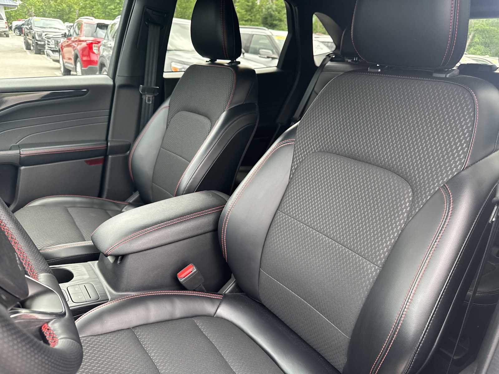 2024 Ford Escape ST-Line photo 20