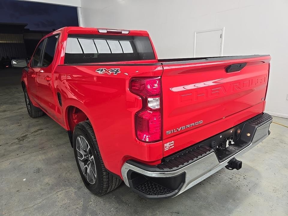 2022 Chevrolet Silverado 1500 LT photo 3