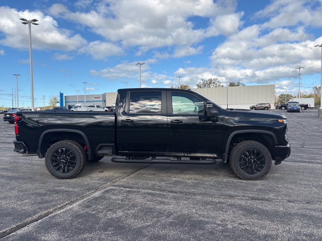 2026 Chevrolet Silverado 2500HD LT photo 4