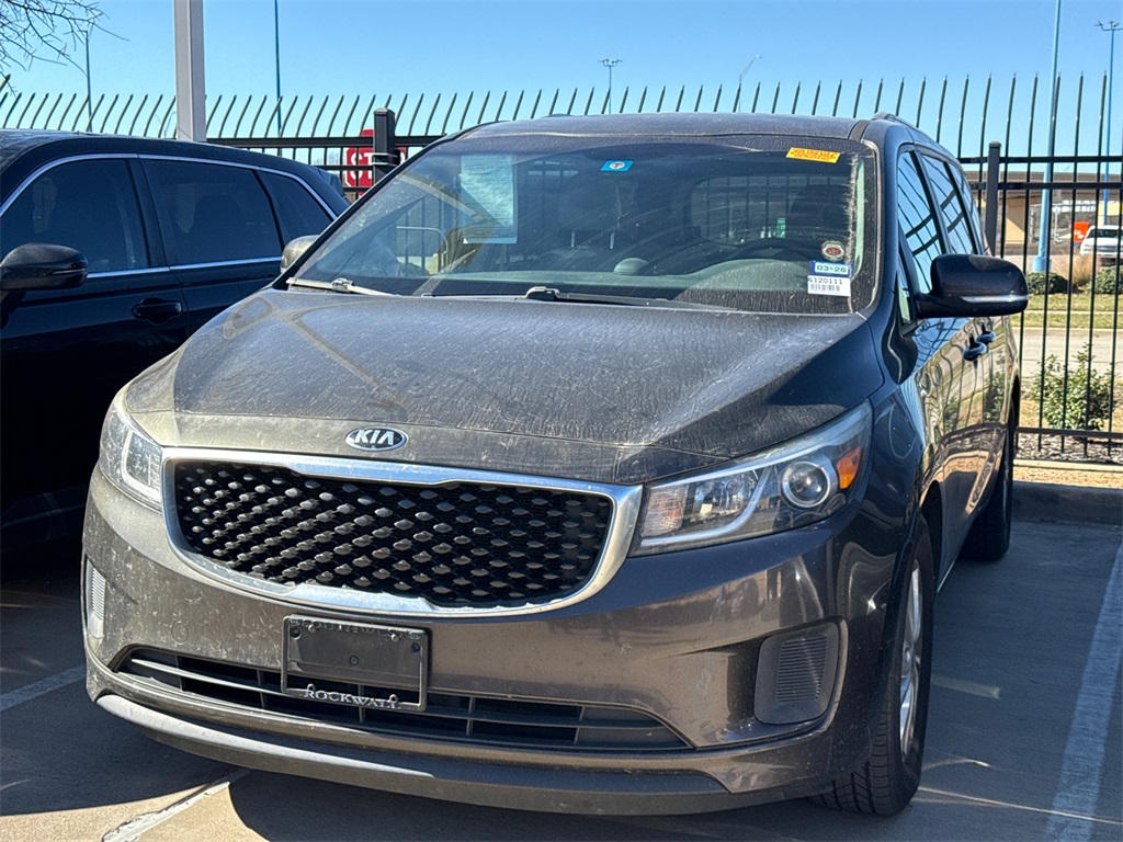 2016 Kia Sedona LX's photo