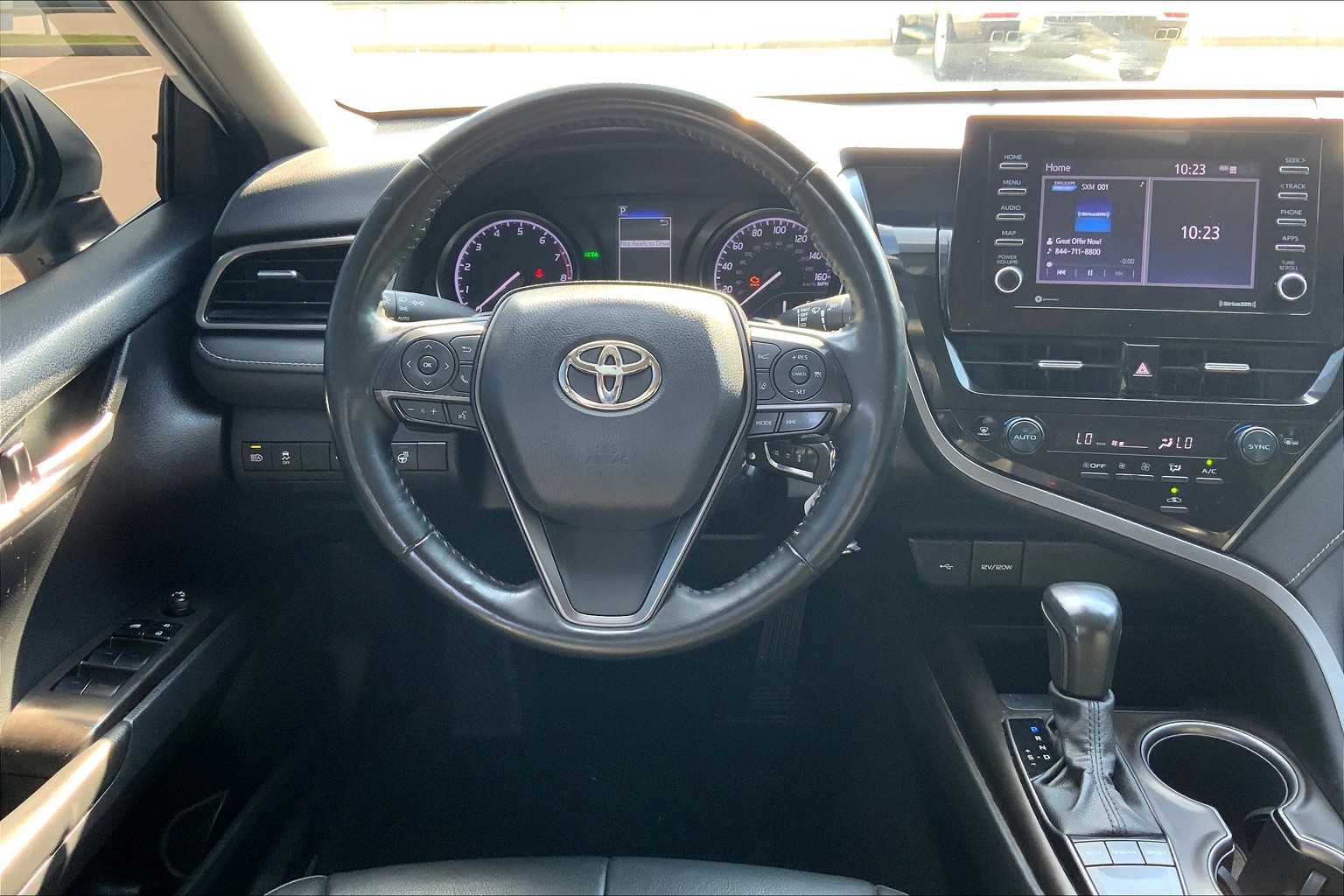 2022 Toyota Camry SE photo 5