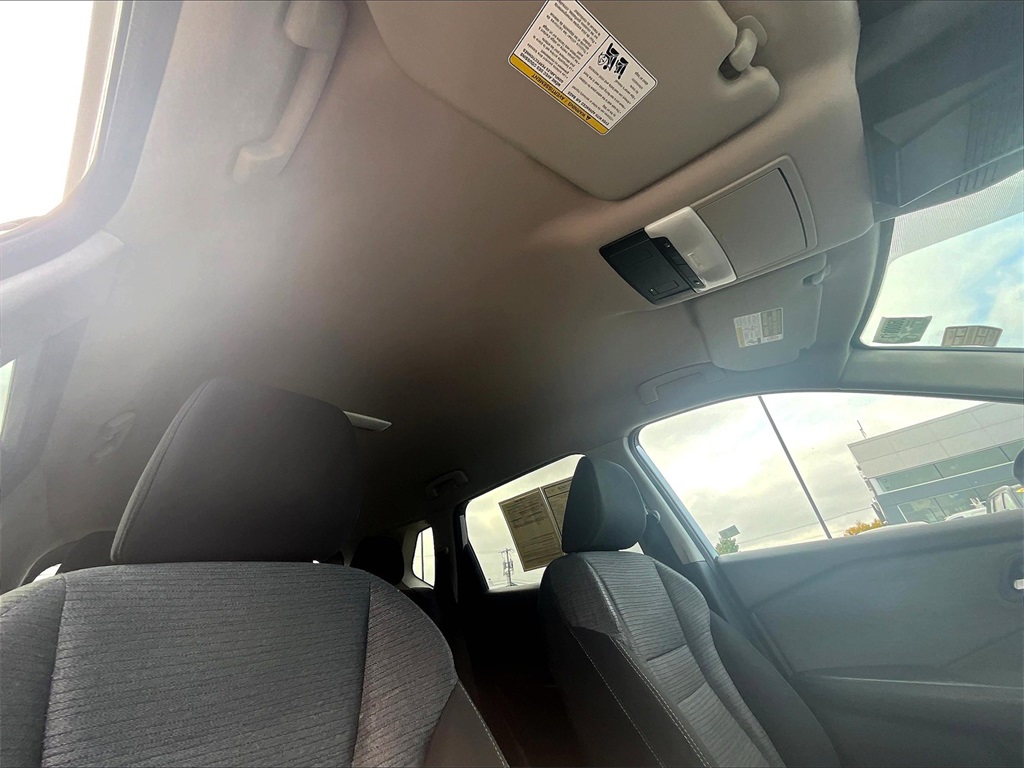 2021 Nissan Rogue SV photo 21