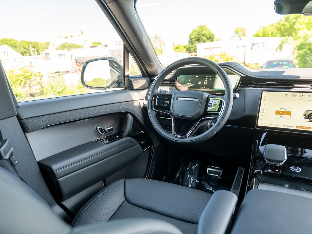 2025 Land Rover Range Rover Sport SE photo 18