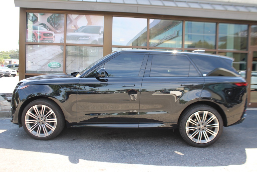 2023 Land Rover Range Rover Sport SE photo 9
