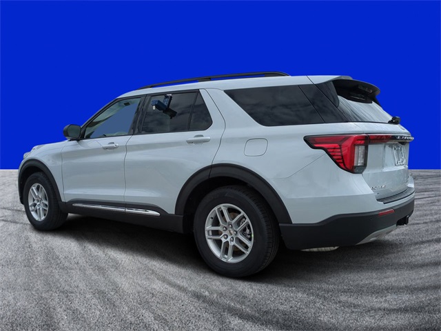 2025 Ford Explorer photo 4