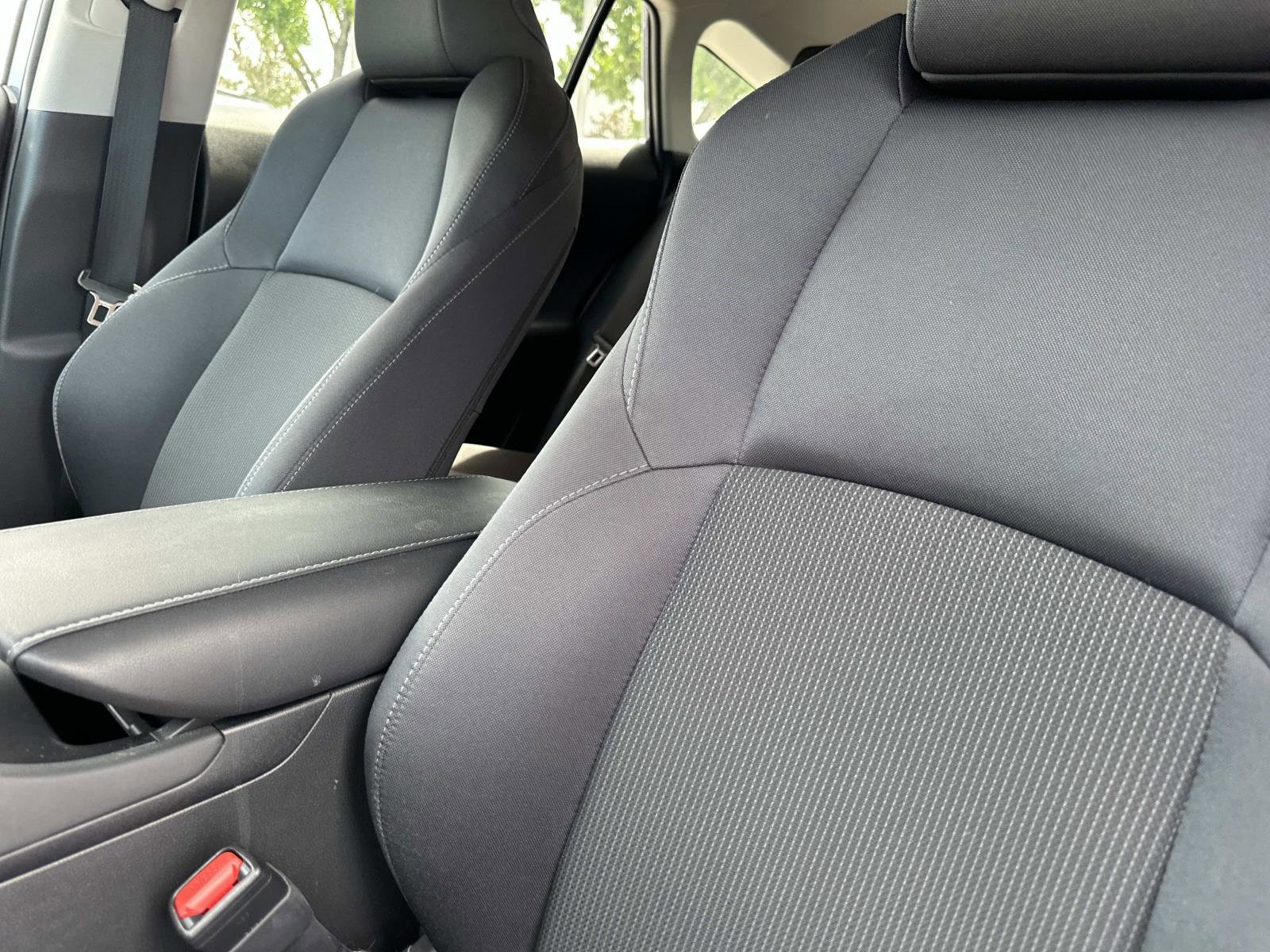 2023 Toyota Venza LE photo 21