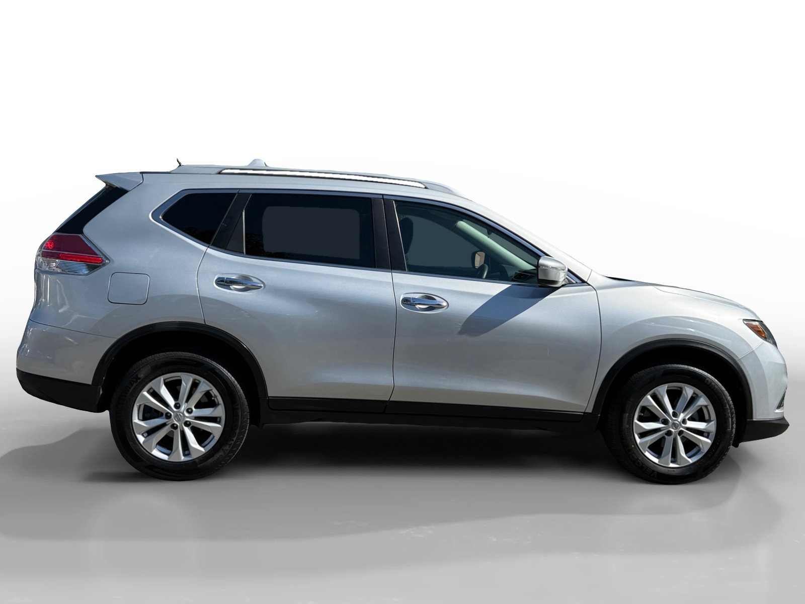 2015 Nissan Rogue SV photo 6