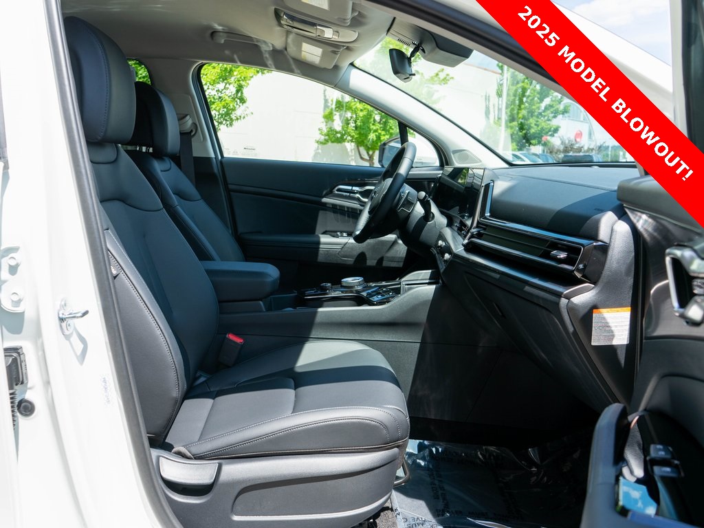 2025 Kia Sportage Hybrid EX photo 10