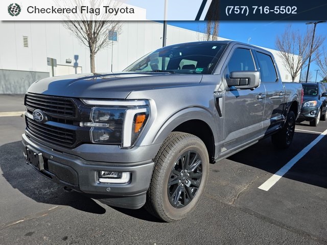 2025 Ford F-150 Platinum's photo