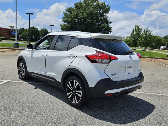 2020 Nissan Kicks SR photo 8