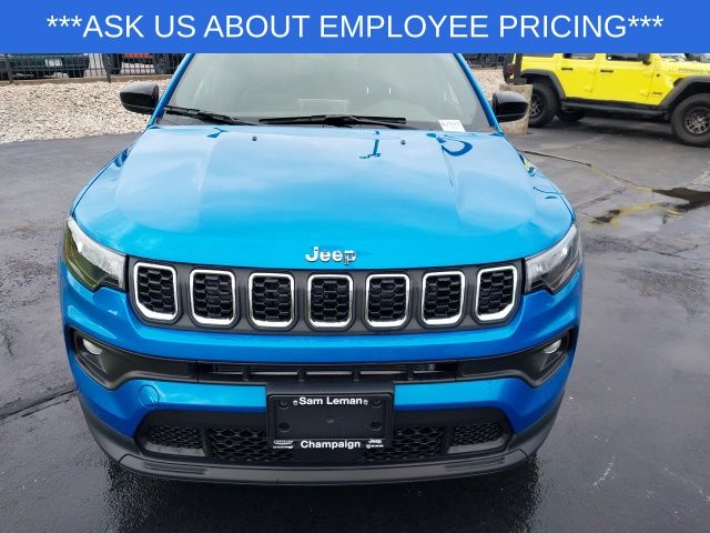 2025 Jeep Compass Latitude photo 4