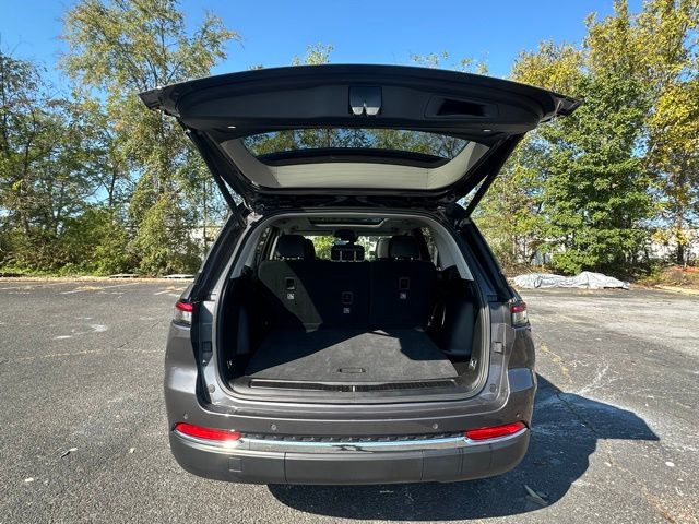 2023 Jeep Cherokee 4xe photo 12