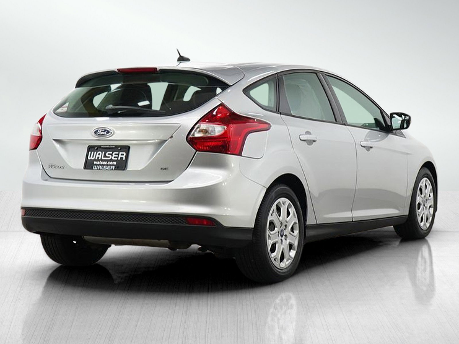 2012 Ford Focus SE photo 2