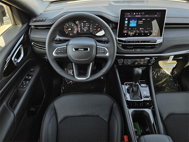 2025 Jeep Compass North Edition Latitude photo 13