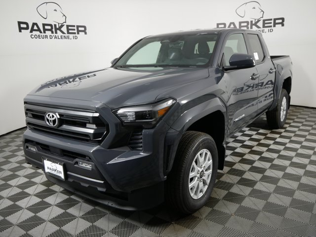 2025 Toyota Tacoma SR5's photo