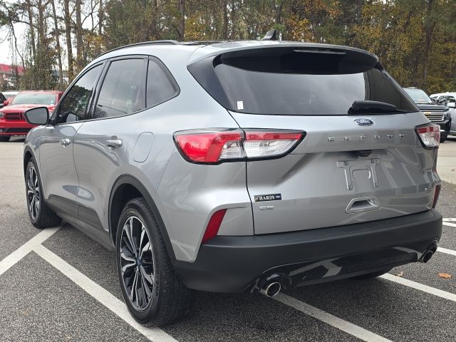 2021 Ford Escape SE Hybrid photo 3