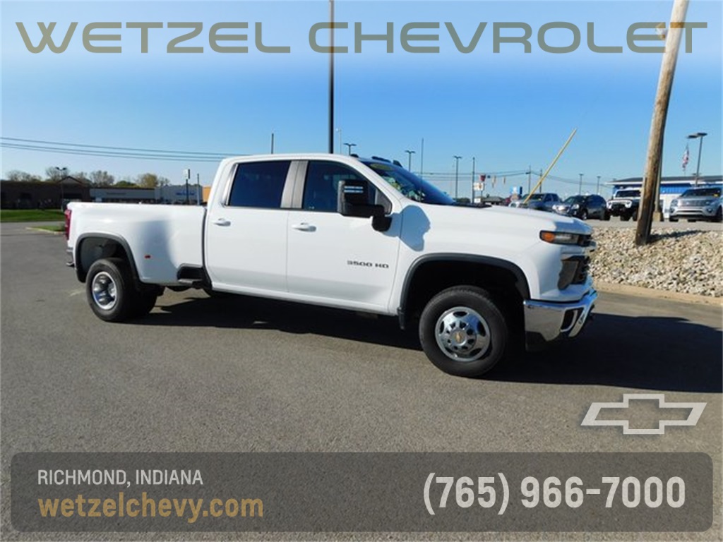 2024 Chevrolet Silverado 3500HD LT's photo